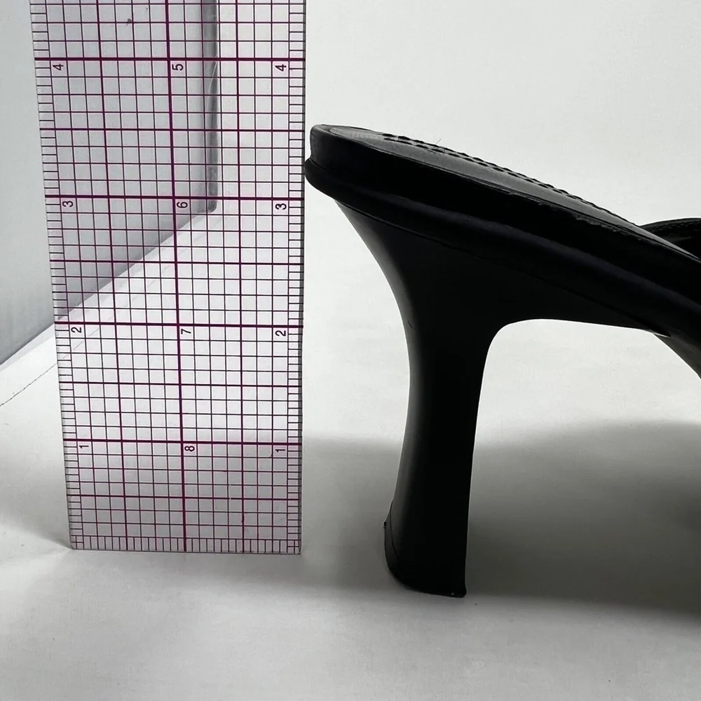 Maripe Women's Black Leather Heeled Loafer Size 8.5
